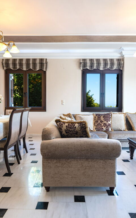 Iro Royal Villa: Soggiorno