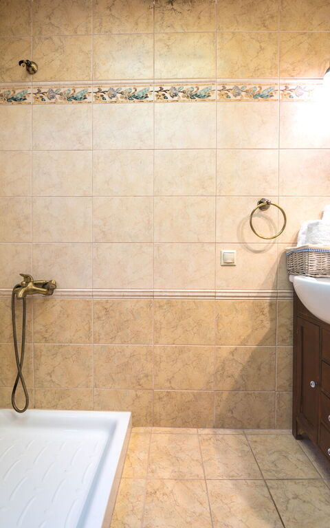 Iro Royal Villa: Bagno