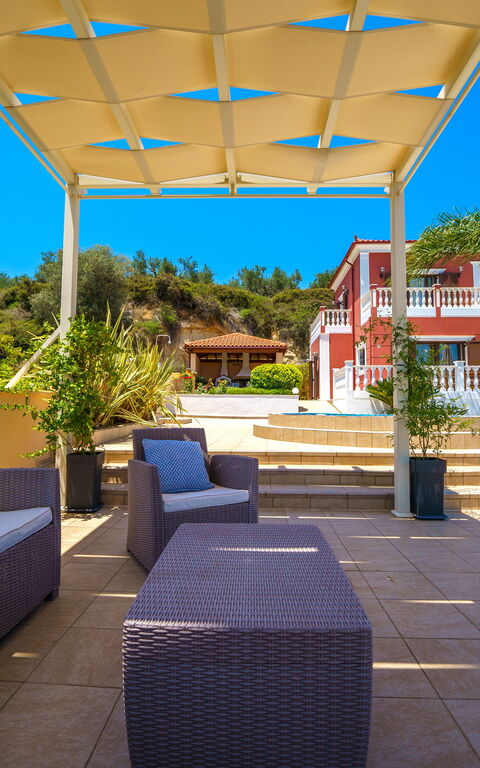 Iro Royal Villa: all'aperto, Esterni, Piscina