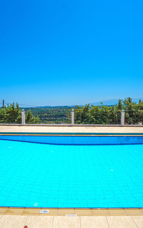 Iro Royal Villa: all'aperto, Esterni, Piscina