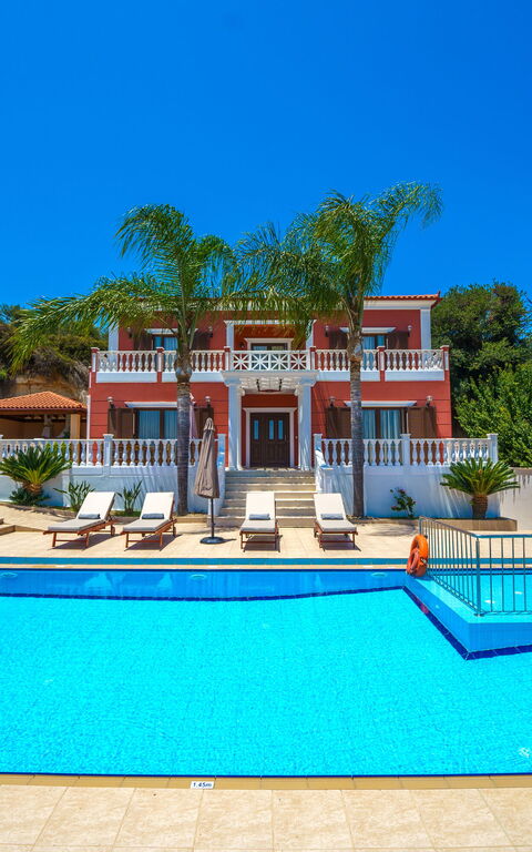 Iro Royal Villa: all'aperto, Esterni, Piscina