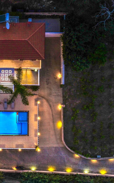 Iro Royal Villa: all'aperto, Esterni, Piscina