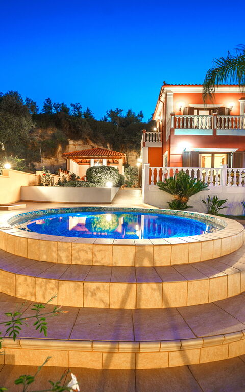 Iro Royal Villa: all'aperto, Esterni, Idromassaggio, Piscina