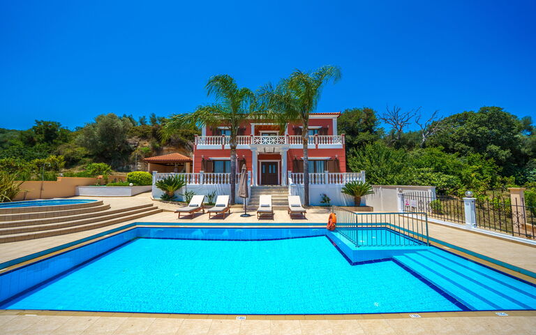 Iro Royal Villa: all'aperto, Esterni, Piscina