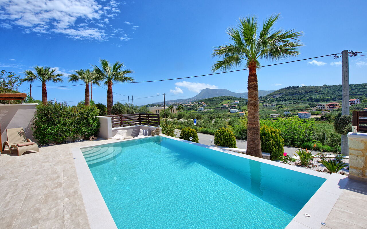 Villa Kostantina: all'aperto, Estate, Piscina
