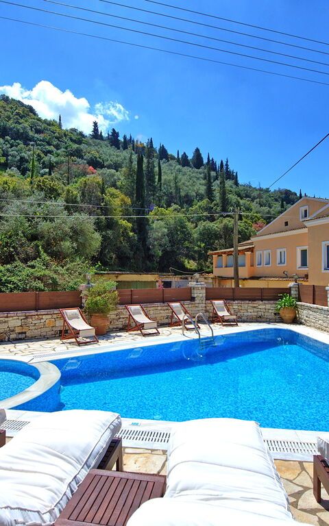 Villa Angie: all'aperto, Piscina