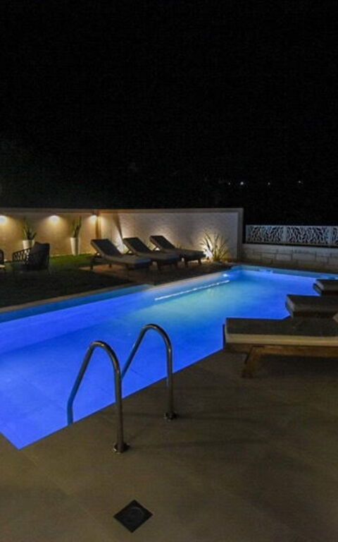 Villa Silentium Evilia: all'aperto, Esterni, Giardino, Piscina