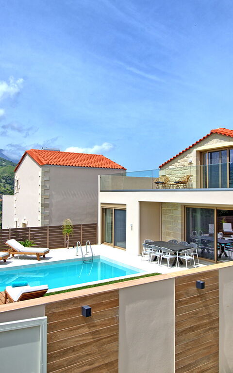 Villa Silentium Evilia: all'aperto, Esterni, Piscina