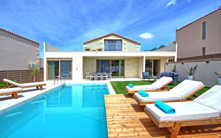 Villa Silentium Evilia: all'aperto, Esterni, Piscina