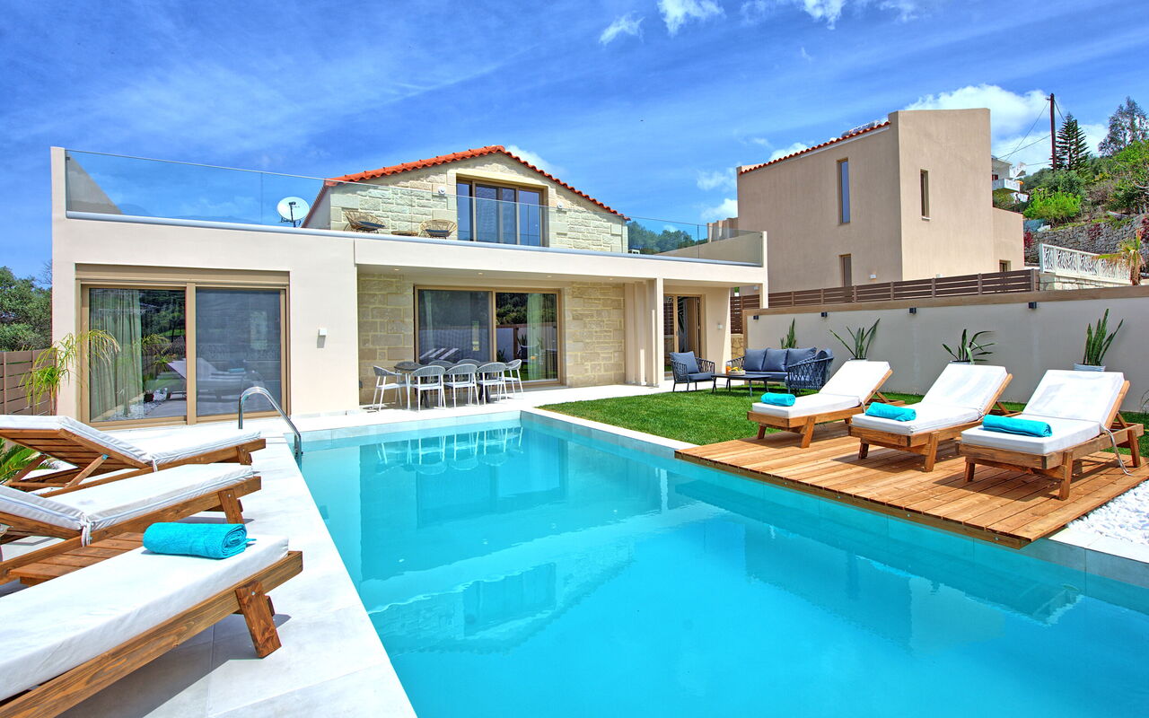 Villa Silentium Evilia: all'aperto, Esterni, Giardino, Piscina