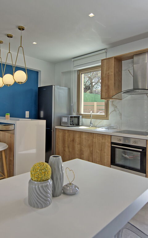 Villa Silentium Ionia: Cucina, Sala da pranzo