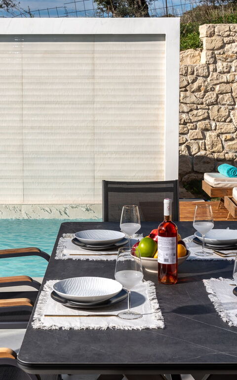 Villa Silentium Ionia: Piscina