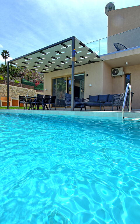 Villa Silentium Ionia: all'aperto, Estate, Esterni, Piscina