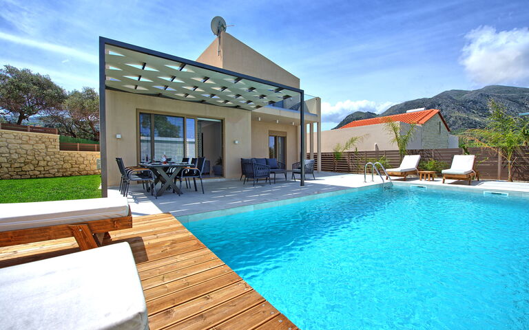 Villa Silentium Ionia: all'aperto, Estate, Esterni, Piscina