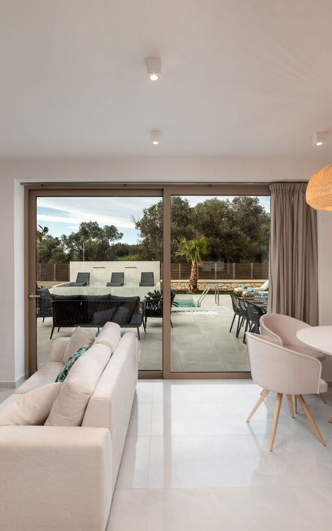 Villa Silentium Olia: Sala da pranzo, Soggiorno