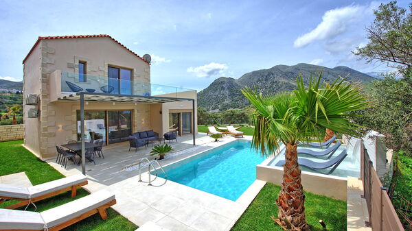 Villa Silentium Olia: all'aperto, Estate, Esterni, Giardino, Piscina