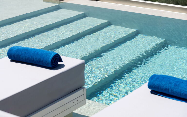 Seaview Lux: all'aperto, Esterni, Piscina