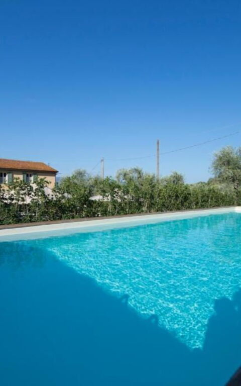 Bello Stare: all'aperto, Esterni, Piscina