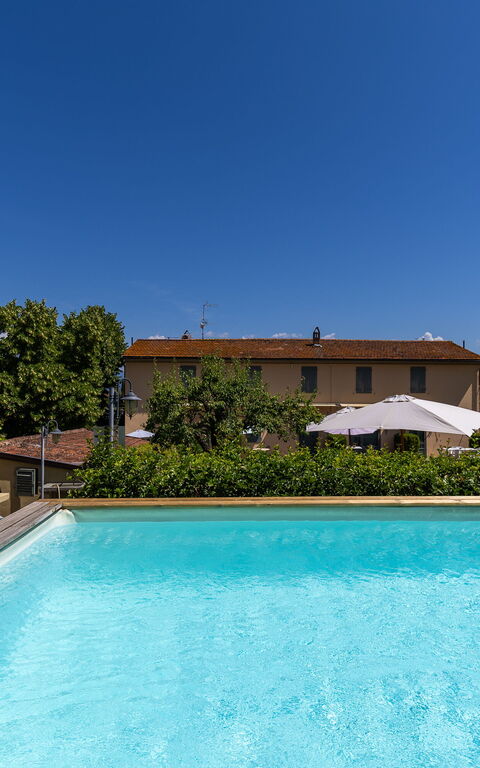 Bello Stare: all'aperto, Piscina