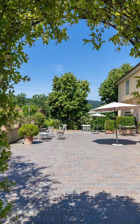 Bello Stare: all'aperto, Giardino