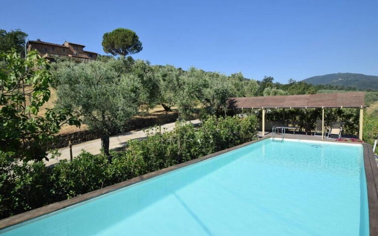 Bello Stare: all'aperto, Esterni, Piscina