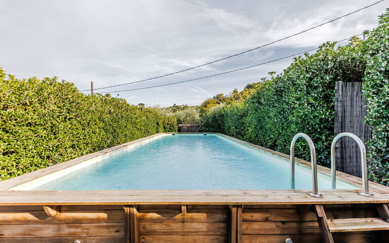 Bello Stare: all'aperto, Giardino, Piscina