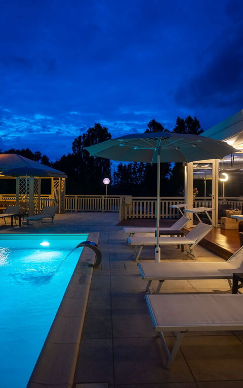 Villa Ca Viola: all'aperto, Esterni, Piscina