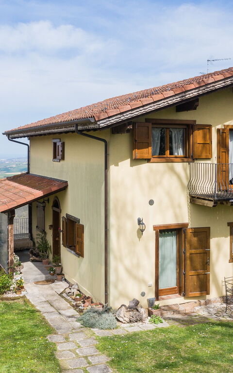 La Nocciola: all'aperto, Esterni, Giardino