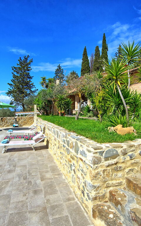 Santo Stefano: all'aperto, Piscina