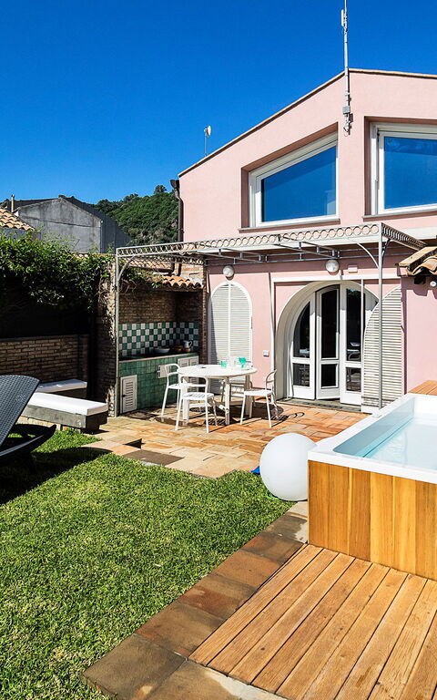 Casa Tecla: Giardino, Piscina