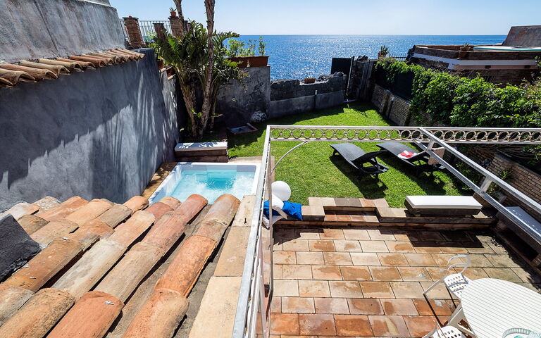 Casa Tecla: Giardino, Piscina