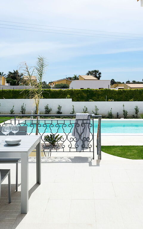 Villa Rita: all'aperto, Esterni, Giardino, Piscina