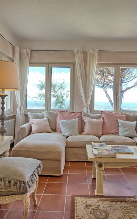 Casarosa Di Mariasole: Sala da pranzo, Soggiorno