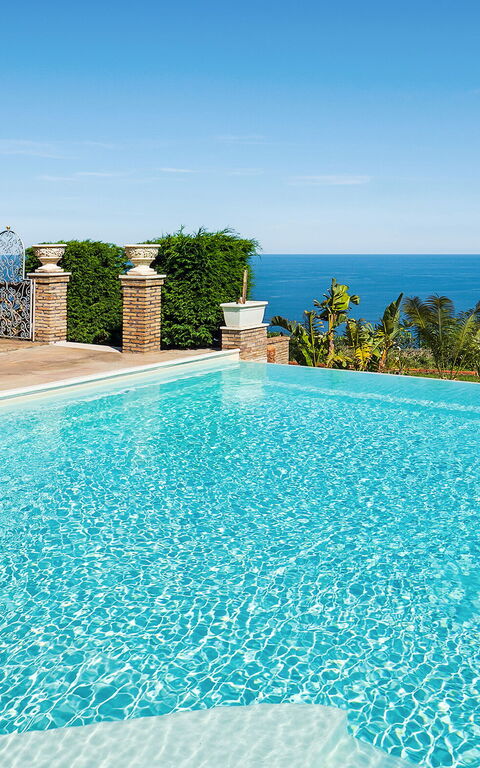 Buena Vista: all'aperto, Esterni, Piscina