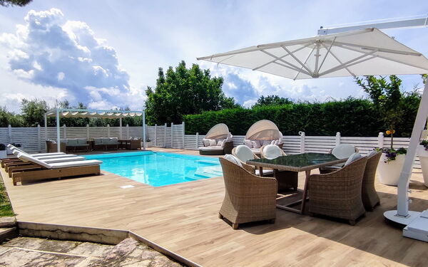 Villa Tagliaferri: Estate, Piscina