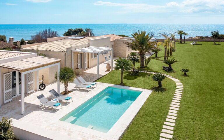 Villa Azulea: all'aperto, Esterni, Giardino, Piscina, Vista Panoramica