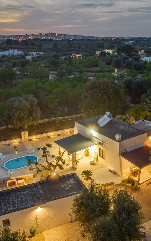 Villa Narkive: Esterni