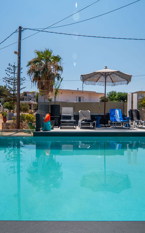 John Residence: all'aperto, Piscina