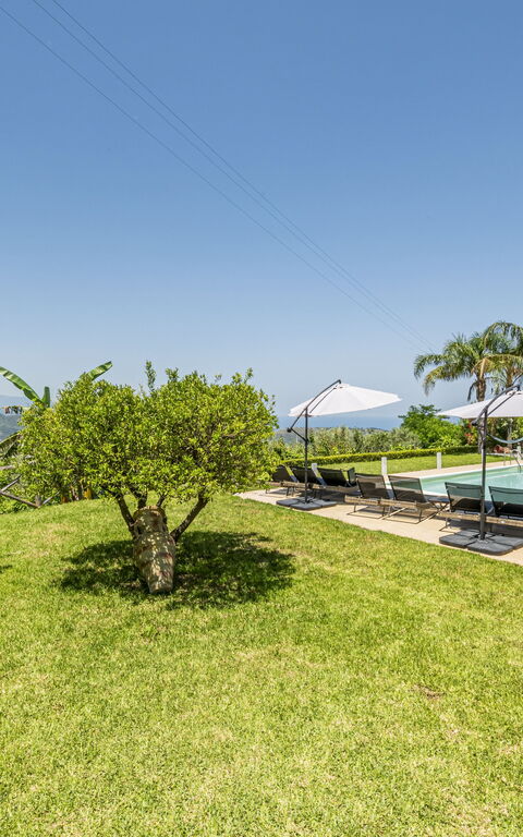 Villa Malu: all'aperto, Esterni