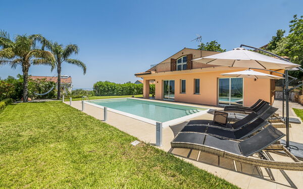 Villa Malu: all'aperto, Esterni, Giardino, Piscina