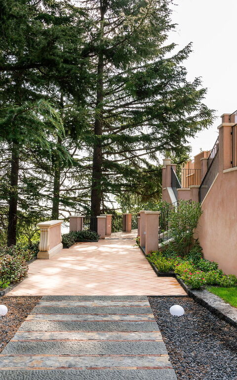 Tenuta Della Contea: all'aperto, Entrata Principale, Esterni