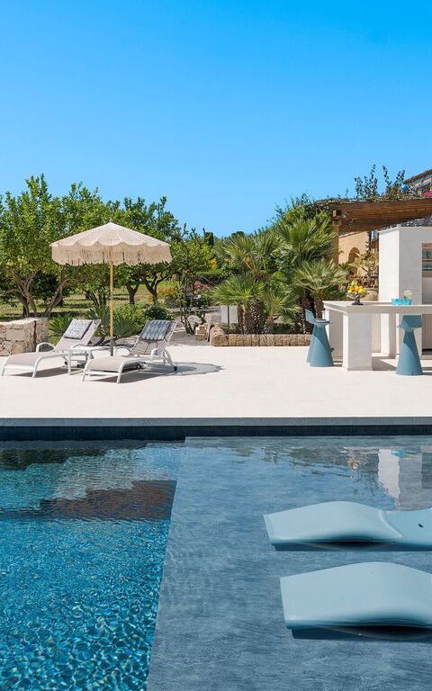 Pigna Blue: all'aperto, Esterni, Piscina