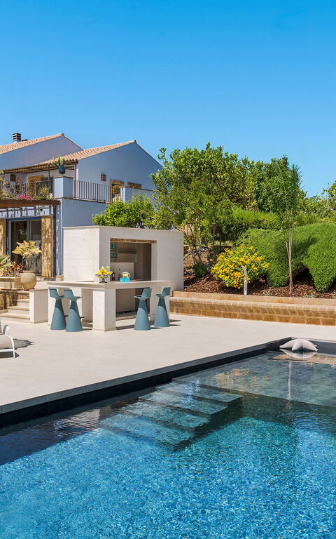 Pigna Blue: all'aperto, Esterni, Piscina