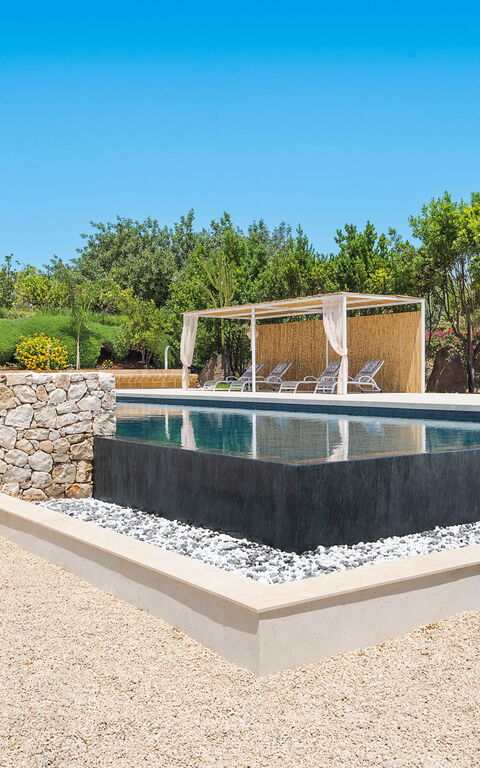 Pigna Blue: all'aperto, Esterni, Piscina