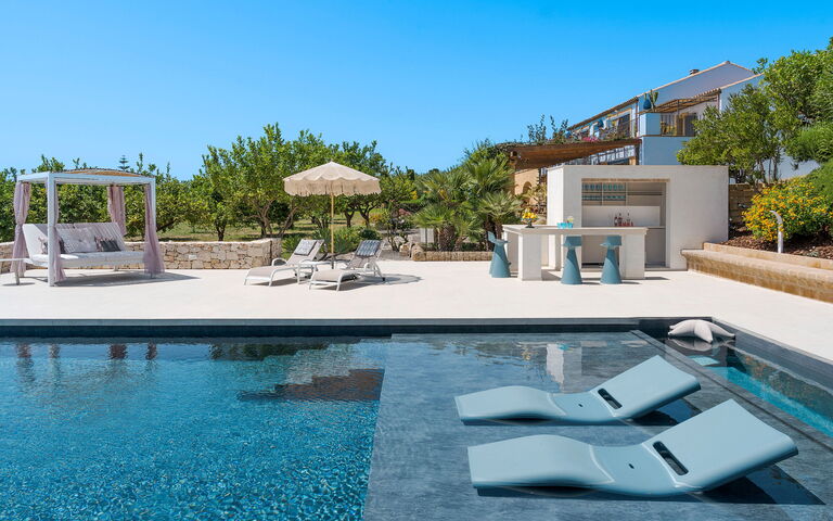 Pigna Blue: all'aperto, Esterni, Piscina