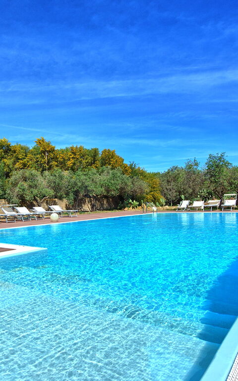 Villa Maraus: all'aperto, Esterni