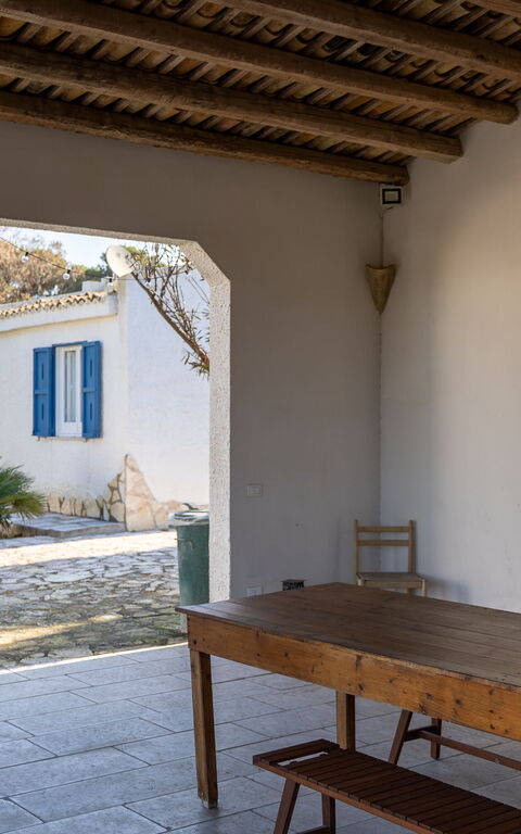 Villa Maraus: all'aperto, Esterni