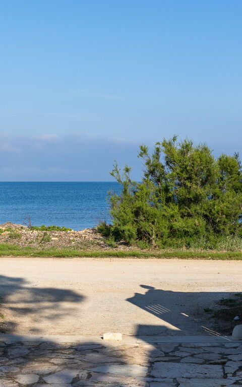 Villa Maraus: all'aperto, Esterni