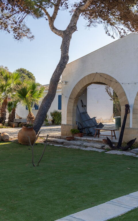 Villa Maraus: all'aperto, Esterni
