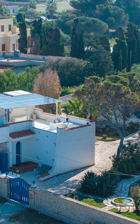 Villa Maraus: all'aperto, Esterni